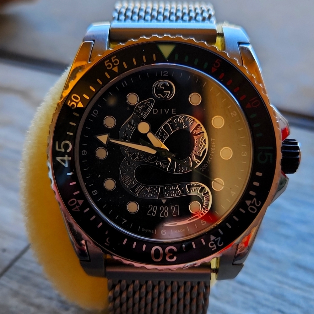 Gucci Deep Diver Watch